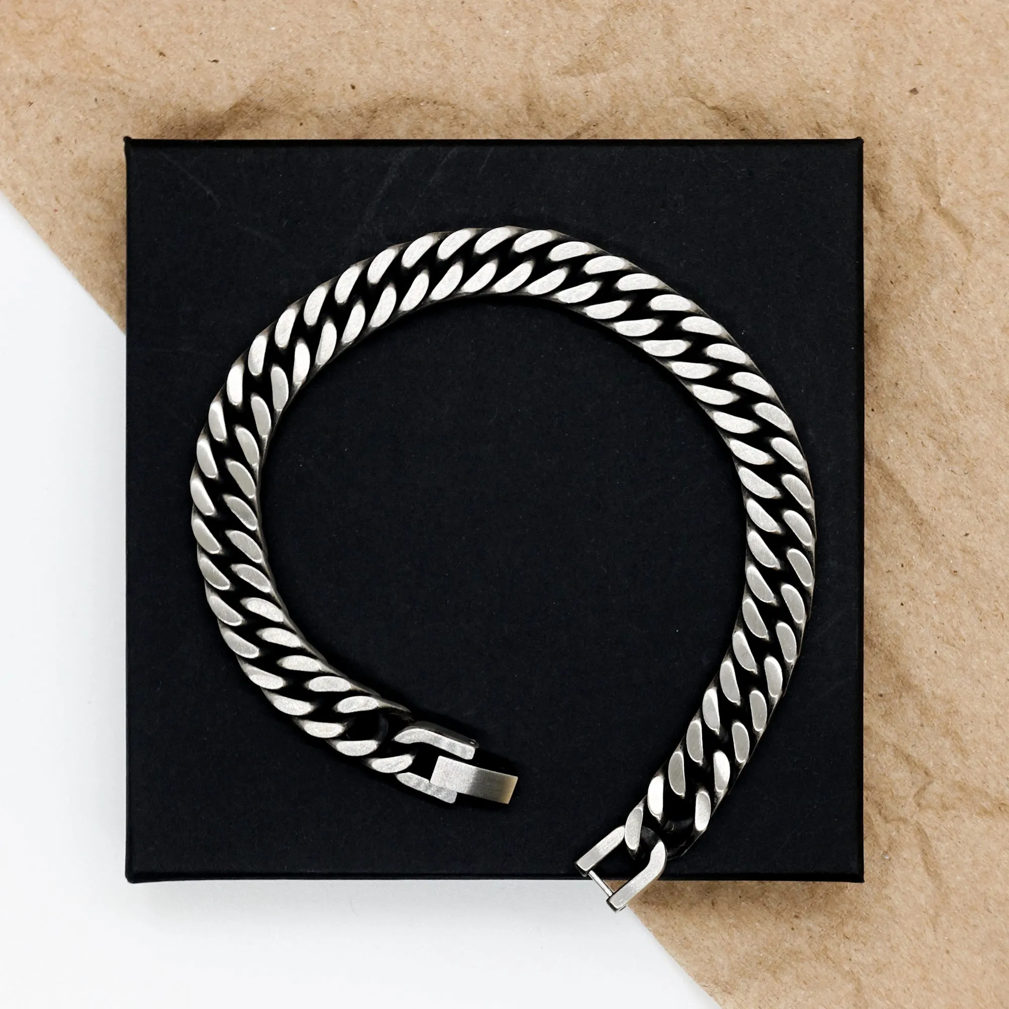Badass Linguist Gifts, I'm Linguist not a magician, Sarcastic Cuban Link Chain Bracelet for Linguist Birthday Christmas for  Men, Women, Friends, Coworkers